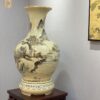 Bình Phú Quý Gốm Chu Đậu H65 hoạ tiết Đồng Quê ý nghĩa vẽ vàng 24k PQĐQ04